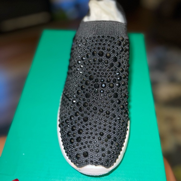 Lauren Lorraine Women’s  size 7 Carry black Rhinestone slip on Sneakers - Picture 6 of 12